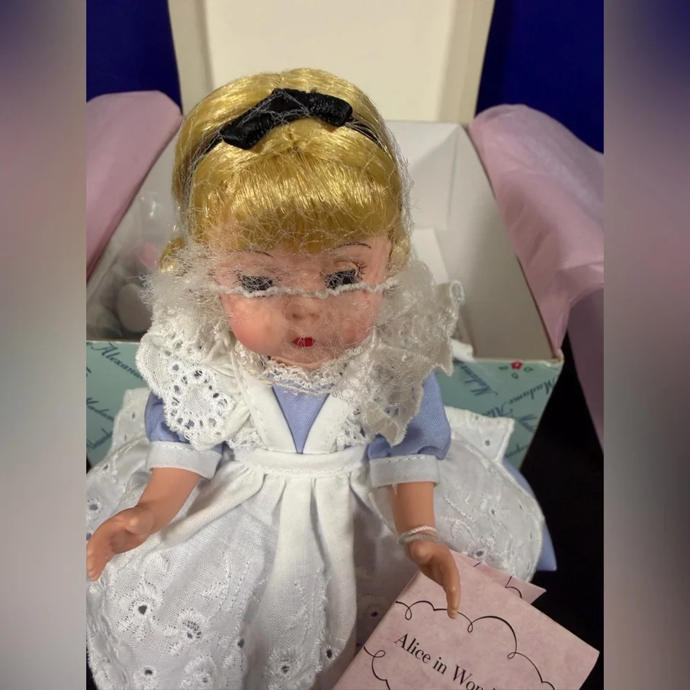 Madame Alexander 8" Doll Alice in Wonderland 30665 Tag/ White Rabbit MIB - Picture 14 of 15